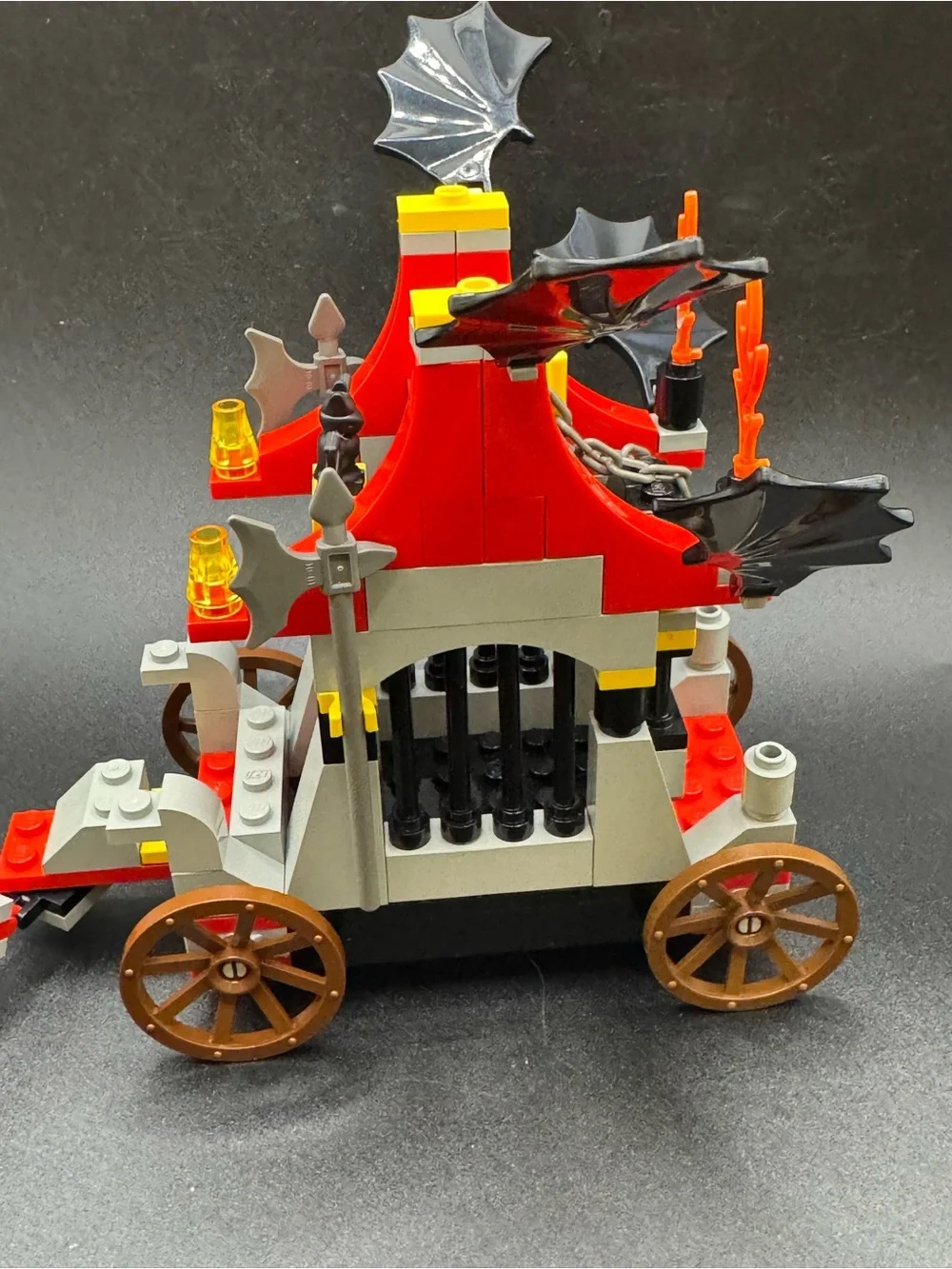 VTG LEGO Castle Fright Knights Traitor Transport set (6047) 2 Mini-Figures As Is